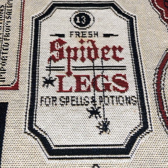 Midnight market Halloween table runner - Picture 4 of 11